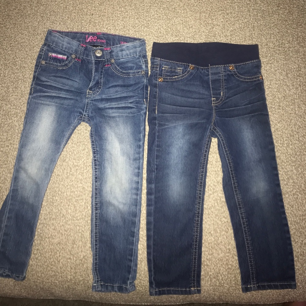 2 pairs of jeans size 2T